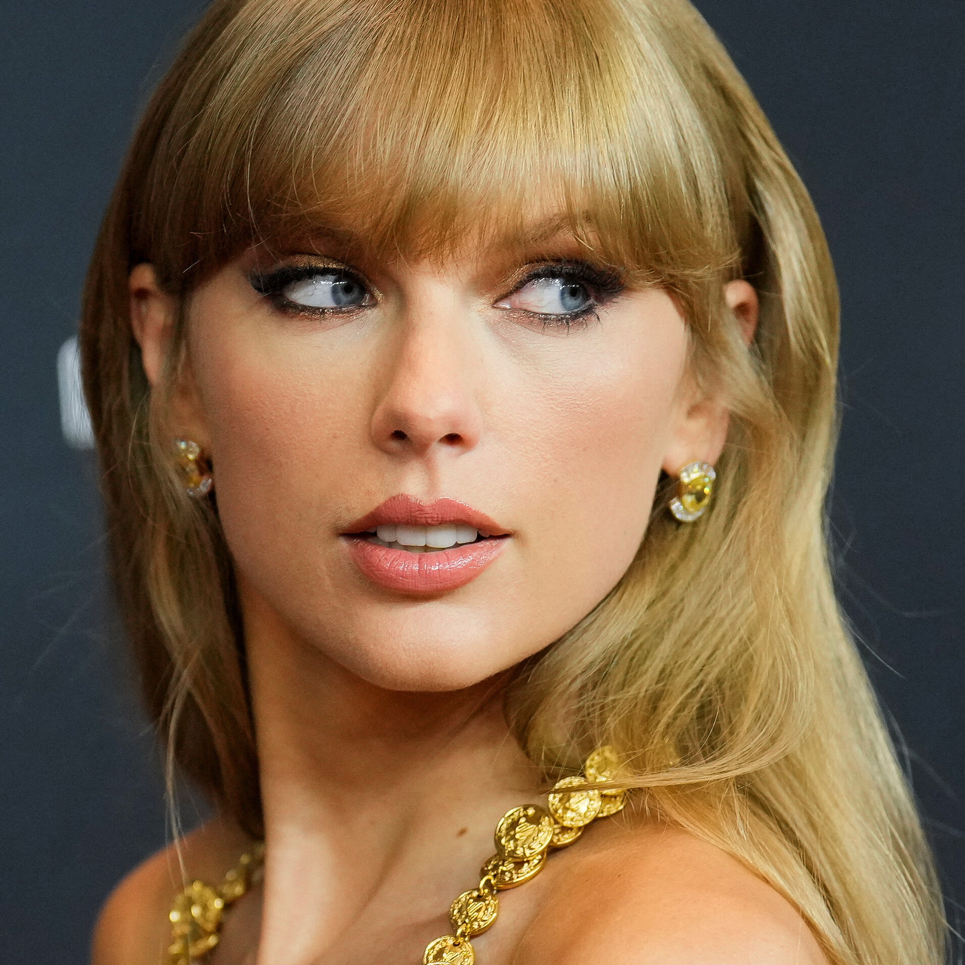 Net Worth Of Taylor Swift - From Country Star To Pop Icon